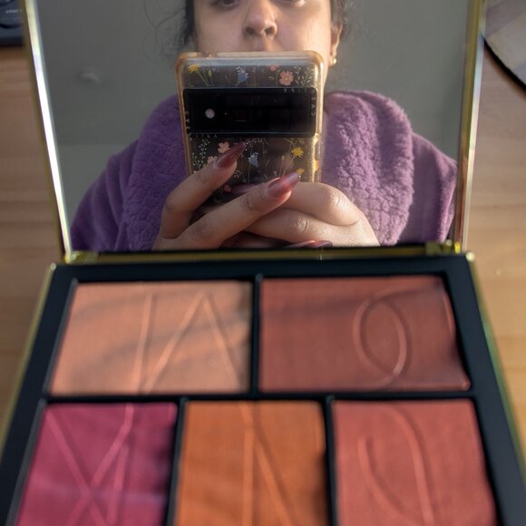 Nars Pure Luxury Light Reflecting Cheek and Eye Palette II - Picture 2 of 4
